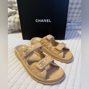 Size 42 CHANEL Beige Lambskin dad slide mule sandals G45507 W/receipt